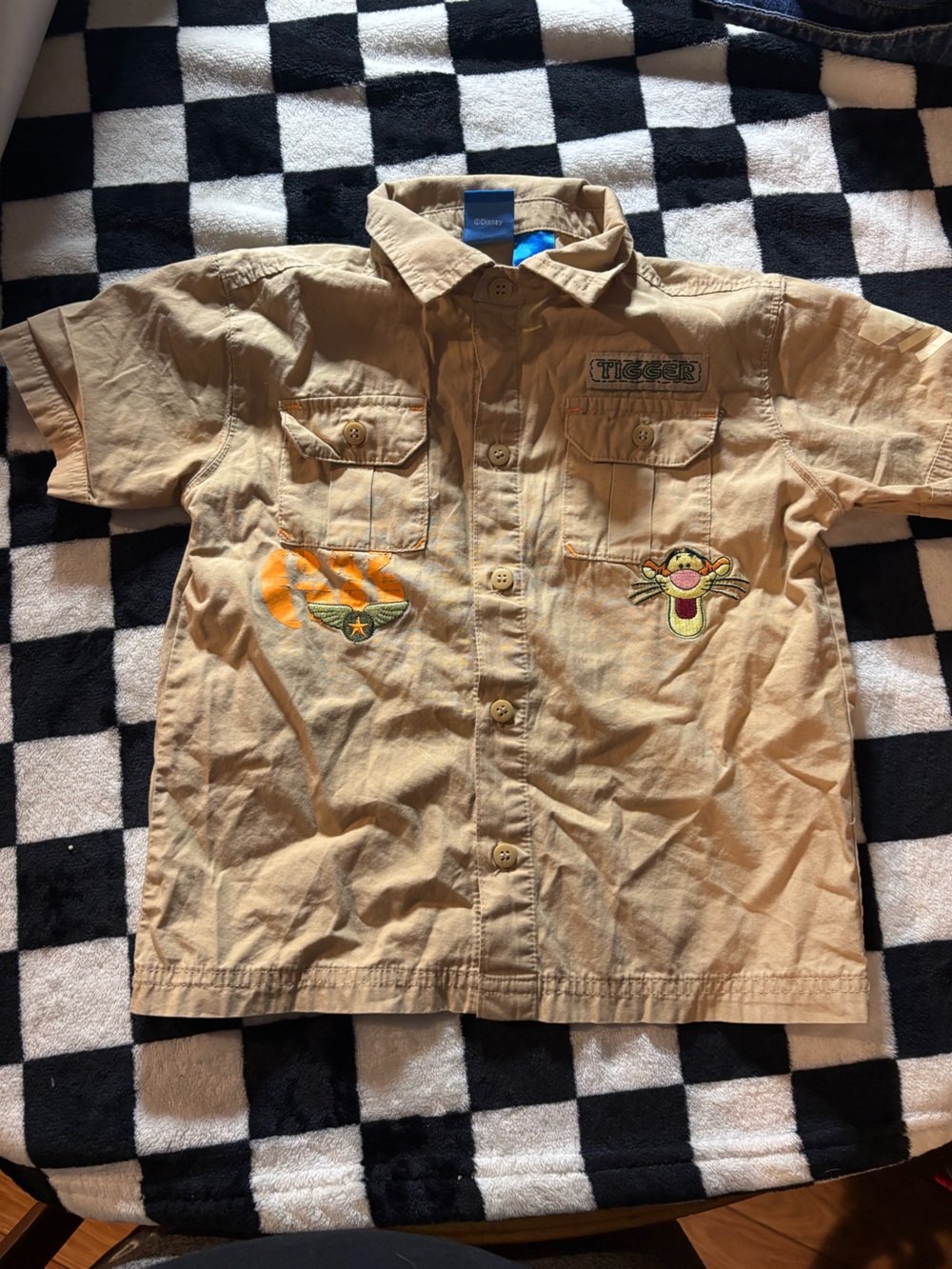 Tigger Embroidered Short-Sleeve button up Shirt - Khaki